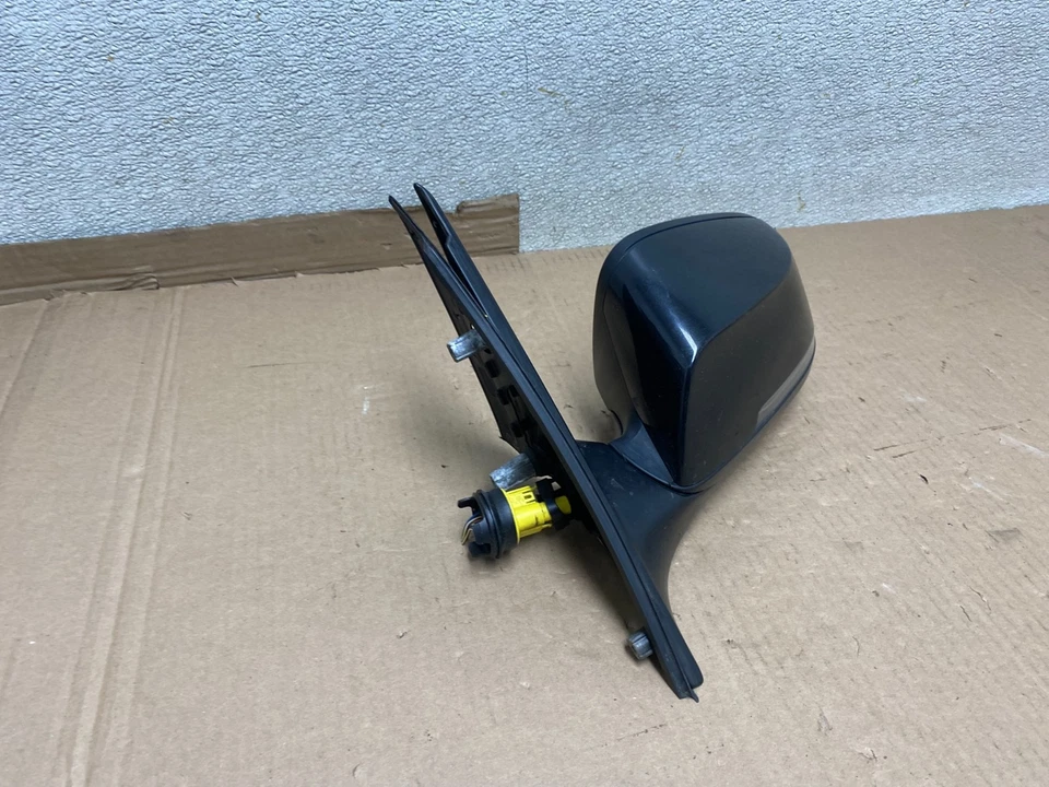 2014 a 2016 BMW 528i 535i visão esquerda da porta do motorista com espelho de seta U8407 DG - Imagem 3 de 4