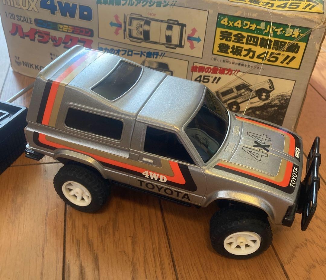 ラジオコントロール TOYOTAHILUX4WDセミデラコン スケール1/20 ラジオコントロール TOYOTAHILUX4WDセミデラコン スケール1/20