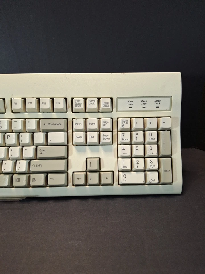 Vintage Wyse Wired USB Keyboard KU-8933 901716-01 - Image 4 of 4