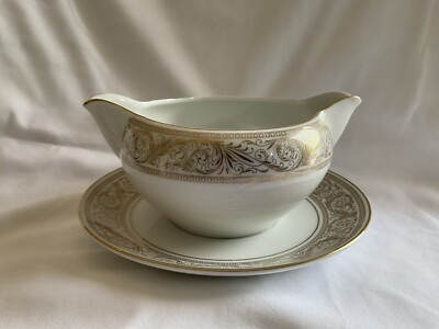 Harmony House Renaissance Gravy Bowl with attached plate