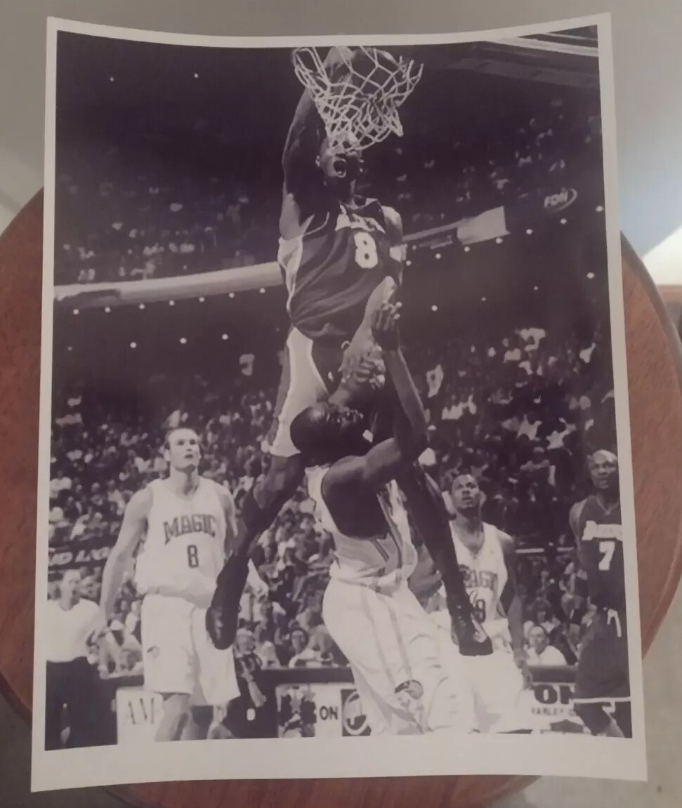 KOBE BRYANT SLAM DUNK💥💥 ON DWIGHT HOWARD 8.5x11 ULTRA GLOSSY OLD