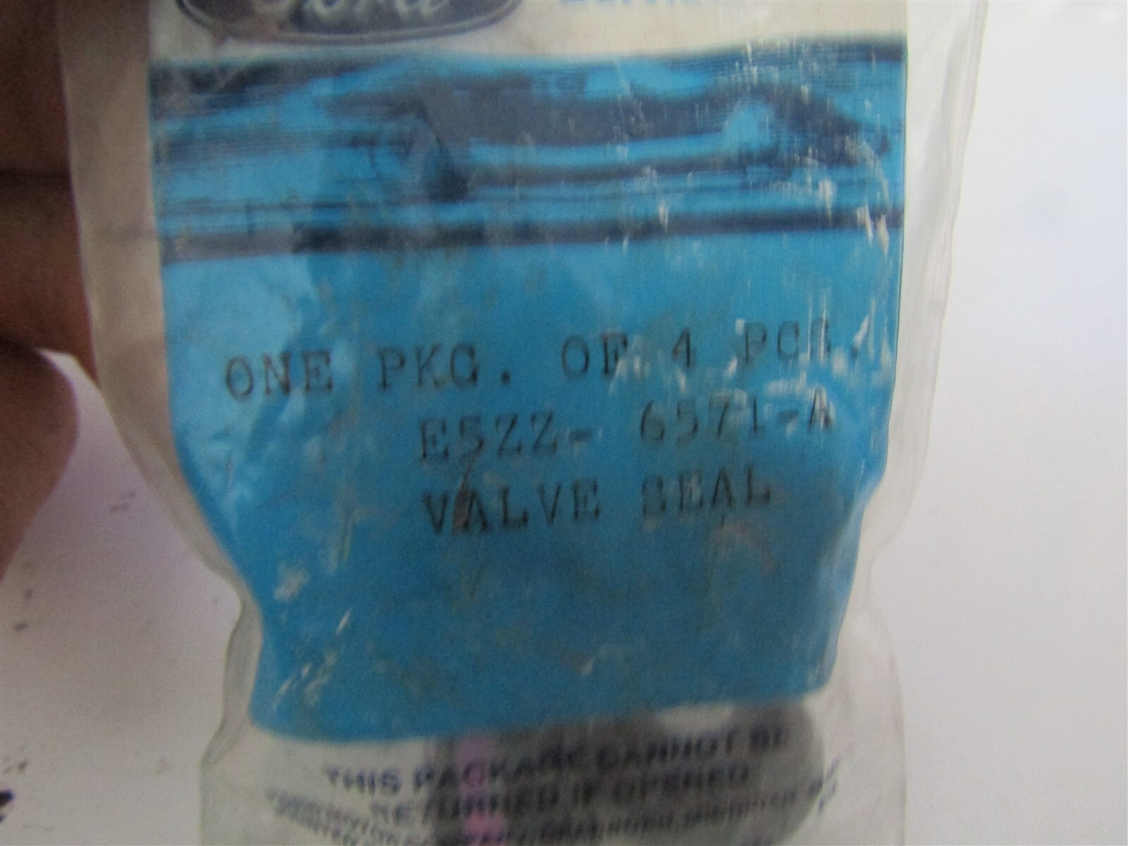 NOS 1985 1993 FORD MUSTANG BRONCO FSERIES 5.0L 302 VALVE STEM SEALS