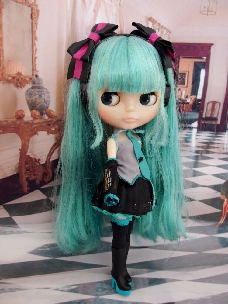 Neo Blythe x Hatsune Miku CWC Exclusive Eclectic Super Idol Neo Blythe x Hatsune Miku CWC Exclusive Eclectic Super Idol
