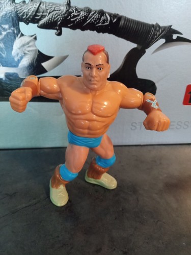 Near Mint Tatanka Vintage 1993 WWF/WWE Series 6 Ha...