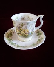 Brambly Hedge Royal Doulton, Becher/Mug mit Untertasse "Spring" , I. Wahl