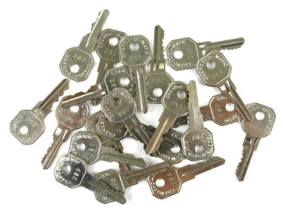 Vintage Change-O-Matic Cut Locker Key Lot of 20 Numbered 281 to 300