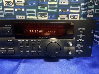 TASCAM DA-40 Professional DAT Recorder maintenanced Working good