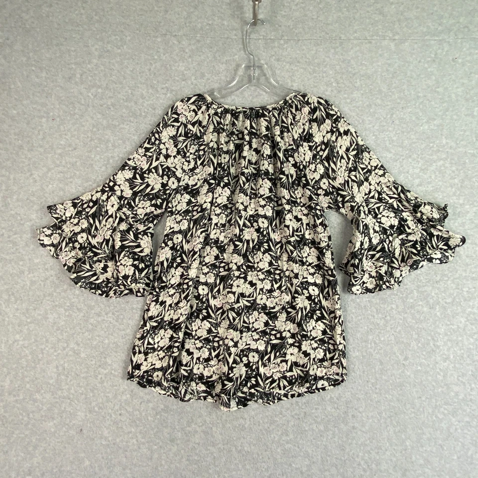 Blusa Chaps Top Feminina Tamanho P Preta Floral Enrugada Manga 3/4 Babado Leve - Imagem 3 de 4