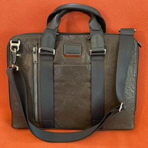 tumi aviano slim brief