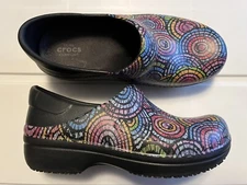 Crocs Womens Dual Comfort Pro II Nurse Clog Size 6 Graphic 205385 Non Slip Shoes