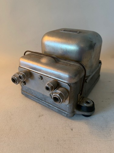 NOS Bosch 6 Volt Voltage Regulator Radio Suppression MERCEDES-BENZ RS/UAM200/6A1 - Picture 2 of 7