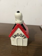Peanuts - Snoopy - Woodstock Dog House Ceramic Plaster Bank 1966