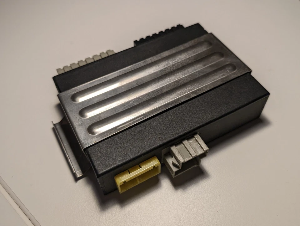 VOLVO 940 960 SEAT ECU ECM COMPUTER CONTROLLER OEM 3523068 - Image 2 of 4