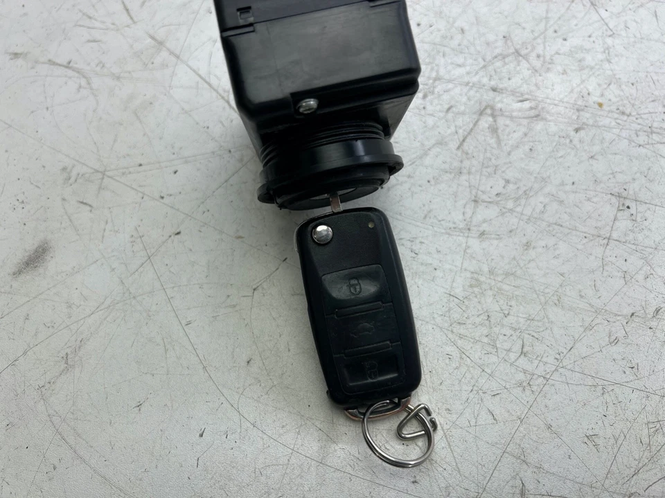 VOLKSWAGEN TOUAREG 2.5 2003 IGNITION BARREL WITH KEY 3D0905865 - Image 2 of 4