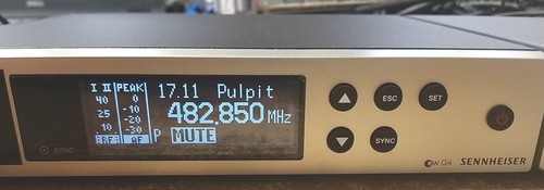 Lot of 2* Sennheiser EM100 G4 Diversity Wireless Mic Receiver A1 470-516MHZ - Picture 4 of 24