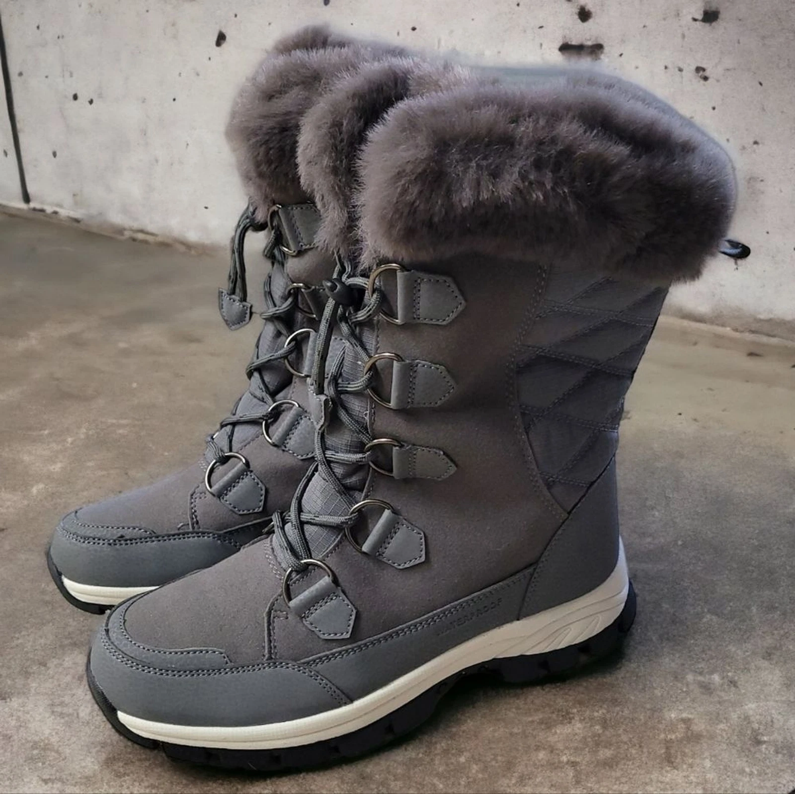 Women Snow Boots Gray Faux Fur Lining SZ US 9 New