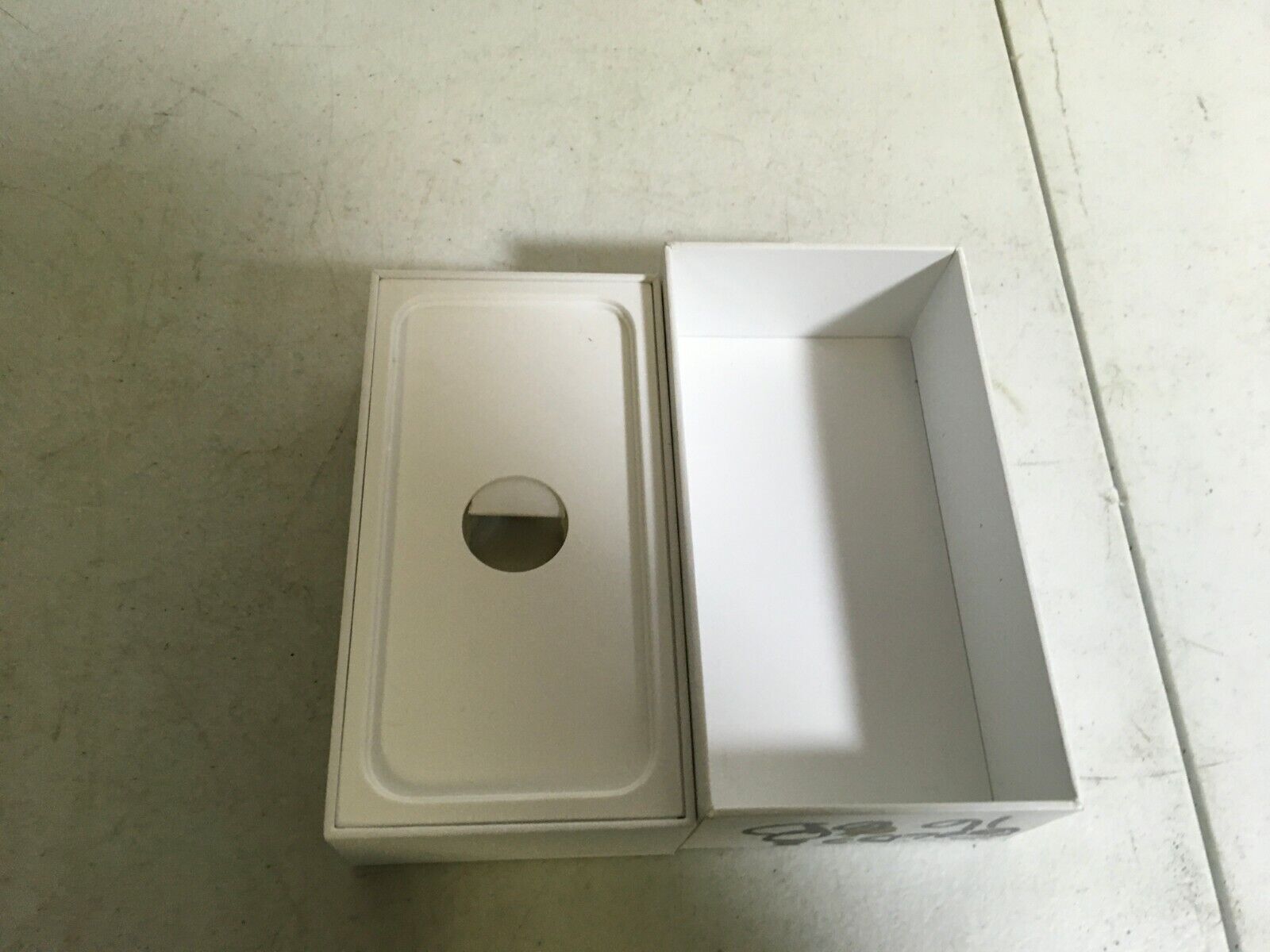 iPhone SE GOLD EMPTY BOX ONLY Y52LL/A