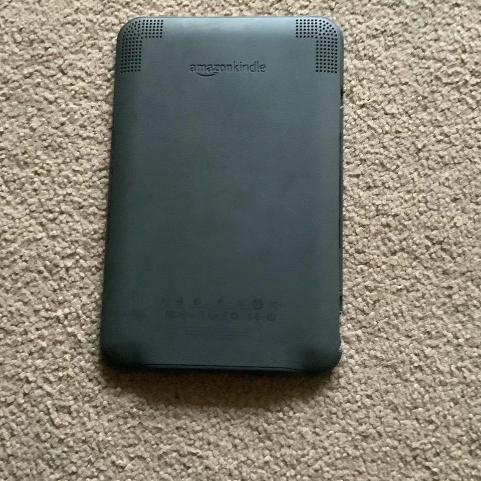 Broken amazon kindle D00901 - Image 2 of 4