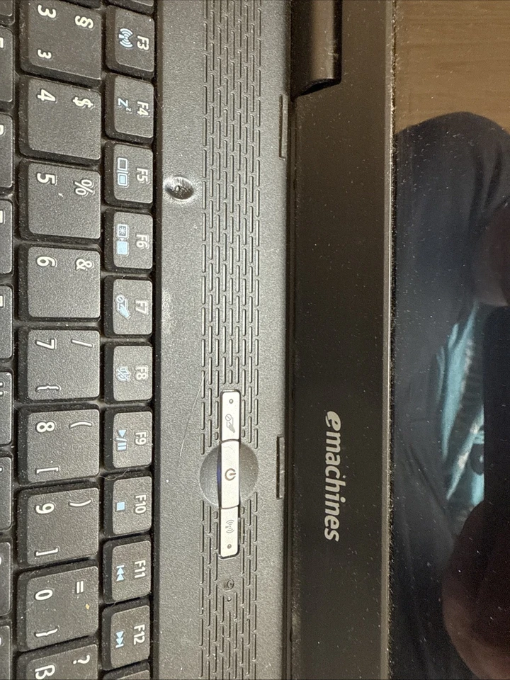 Laptop Emachines E727 - Bild 4 von 4