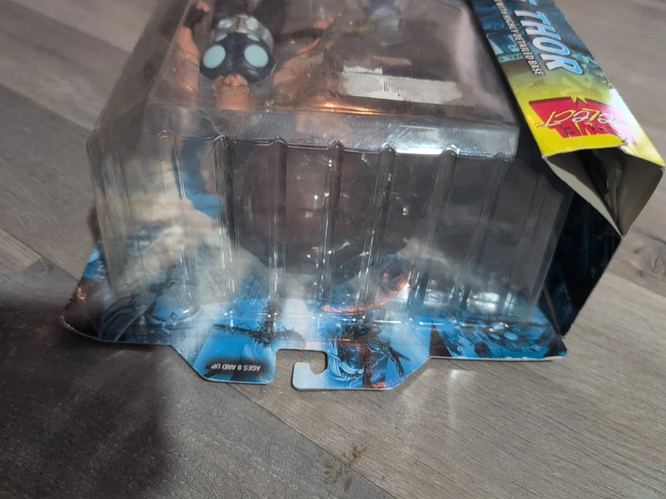 Figura de acción Ultimate Thor Marvel Select edición especial coleccionista 2004. O3 Foto 4 de 4