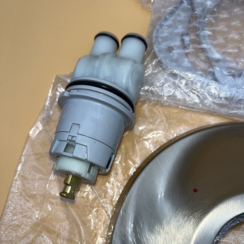 Delta T14489-CZ-PR Tetra 14 Series Tub and Shower Trim Package - Lumicoat - Picture 9 of 11