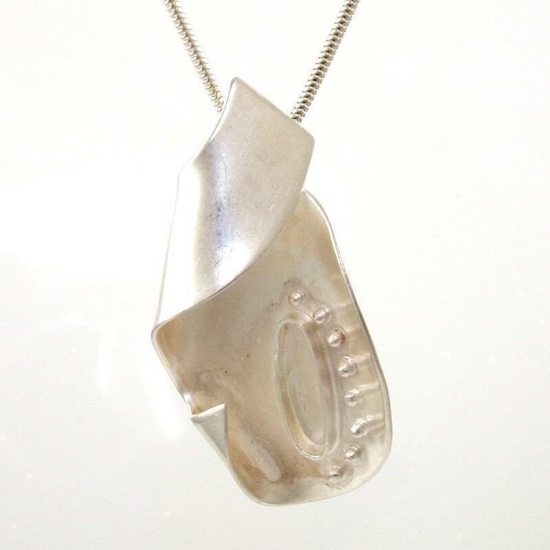 Sterling Silver Abstract Cocoon Large Twisted Pen… - image 1