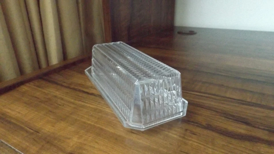 Plato de mantequilla de plástico vintage, hecho en EE. UU. por Arrow.(#EV1575) Foto 2 de 4