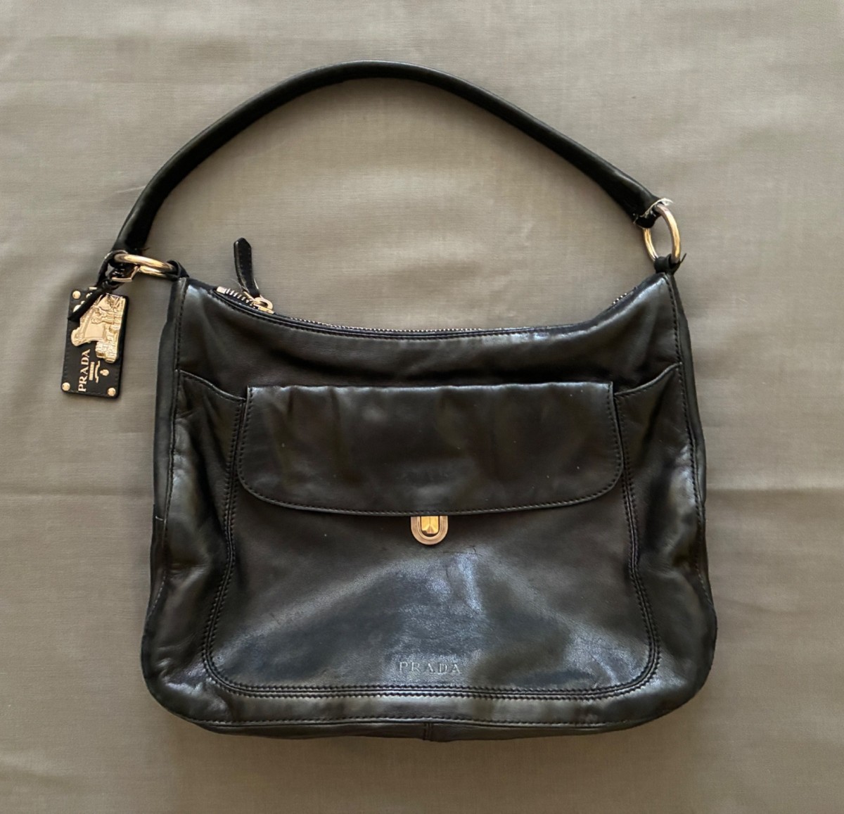 PRADA ガーメント Prada Black Leather Large Shoulder Bag with Black Leather/Metal