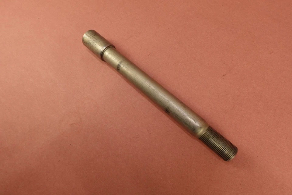 2014 11-17 Triumph SPEEDMASTER Front Axle Pivot Bolt Wheel Rim - Image 2 of 4