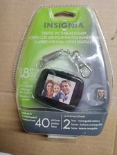 Black Insignia Digital Picture Key Chain Holds up to 40 photos 1.8" LCD