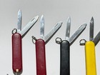 Lot of 5 Victorinox Classic Swiss Army Knives - Red - Green - Yellow - Black — photo 9