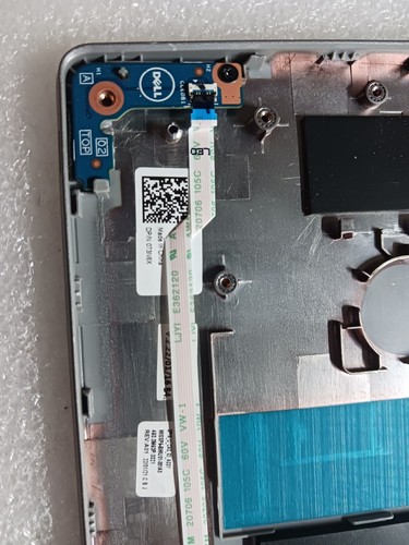 OEM Dell Latitude 5520 Palmrest WITHOUT KEYBOARD W/ Touchpad 073N6X 73N6X 25 - Picture 3 of 6