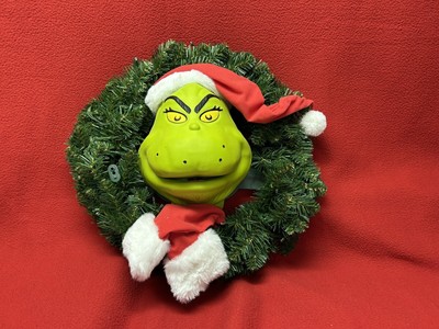 2024 HALLMARK KEEPSAKE DR.SEUSS'S HOW THE GRINCH STOLE CHRISTMAS 24'' WREATH NEW