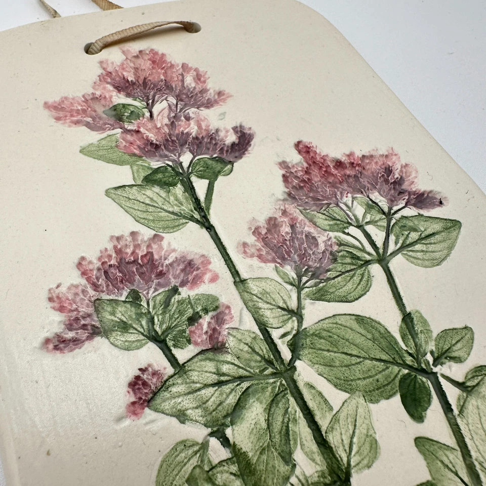 Par de platos de pared de cerámica hechos a mano de colección Catherine Belivedu orégano e hisopo de anís Foto 4 de 4