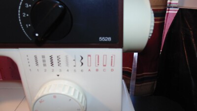 Vintage Singer Model 5528 Sewing Machine W/ Foot Pedal Power Cable