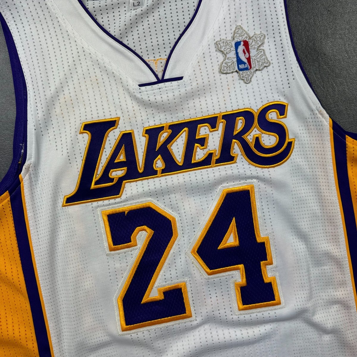 100% Authentic Kobe Bryant 2011 Xmas Lakers Jersey Size L 44