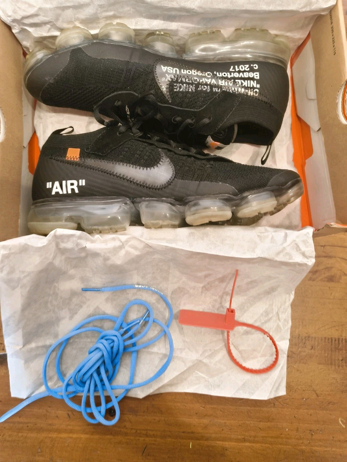 Off-White x VaporMax Black Men's Trainers UK 9.5 (AA3831-002)