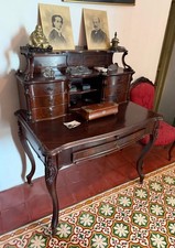 BUREAU ANCIEN DE STYLE ISABELLE. BOIS PRÉCIEUX VERNI. ESPAGNE. XIXE SIÈCLE. 