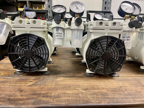 WELCH 2522B-01 115VAC 3.9A 60HZ DRY VACUUM PUMP W/ GAUGES AND POWER CORDS - Picture 5 of 7