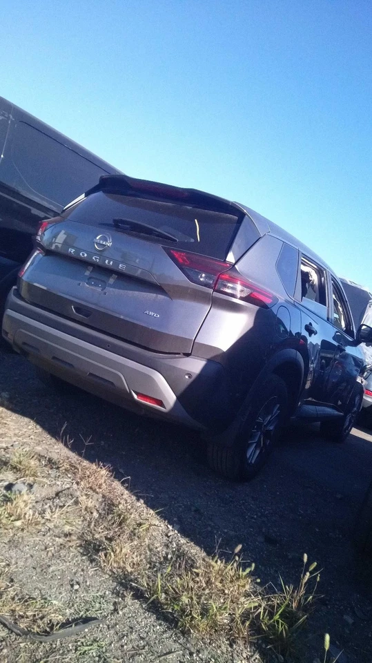 Guardabarros delantero izquierdo usado se adapta a: Nissan Rogue 2023 construido en Estados Unidos delantero izquierdo grado A Foto 4 de 4