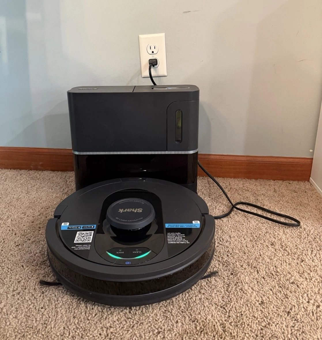 Shark AV2501S Al Ultra Robot Vacuum, with Matrix Clean, Home Mapping, 30-Day Cap