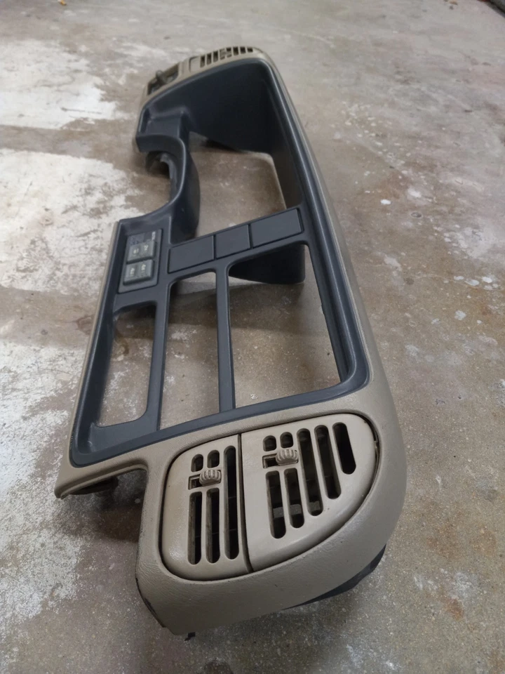 Silverado Tahoe Suburban Yukon 1995-1999 tablero racimo moldura bisel bronceado OEM ¡BONITO! Foto 4 de 4