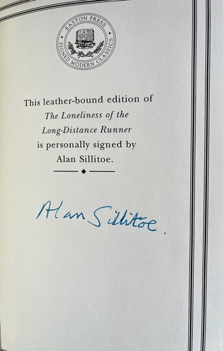 The Loneliness of the Long-Distance Runner by Alan Sillitoe Easton Press Signed! - Picture 3 of 7