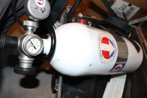 Aparato de respiración de aire comprimido autónomo de media hora Scuba SurvivAir - Imagen 3 de 8