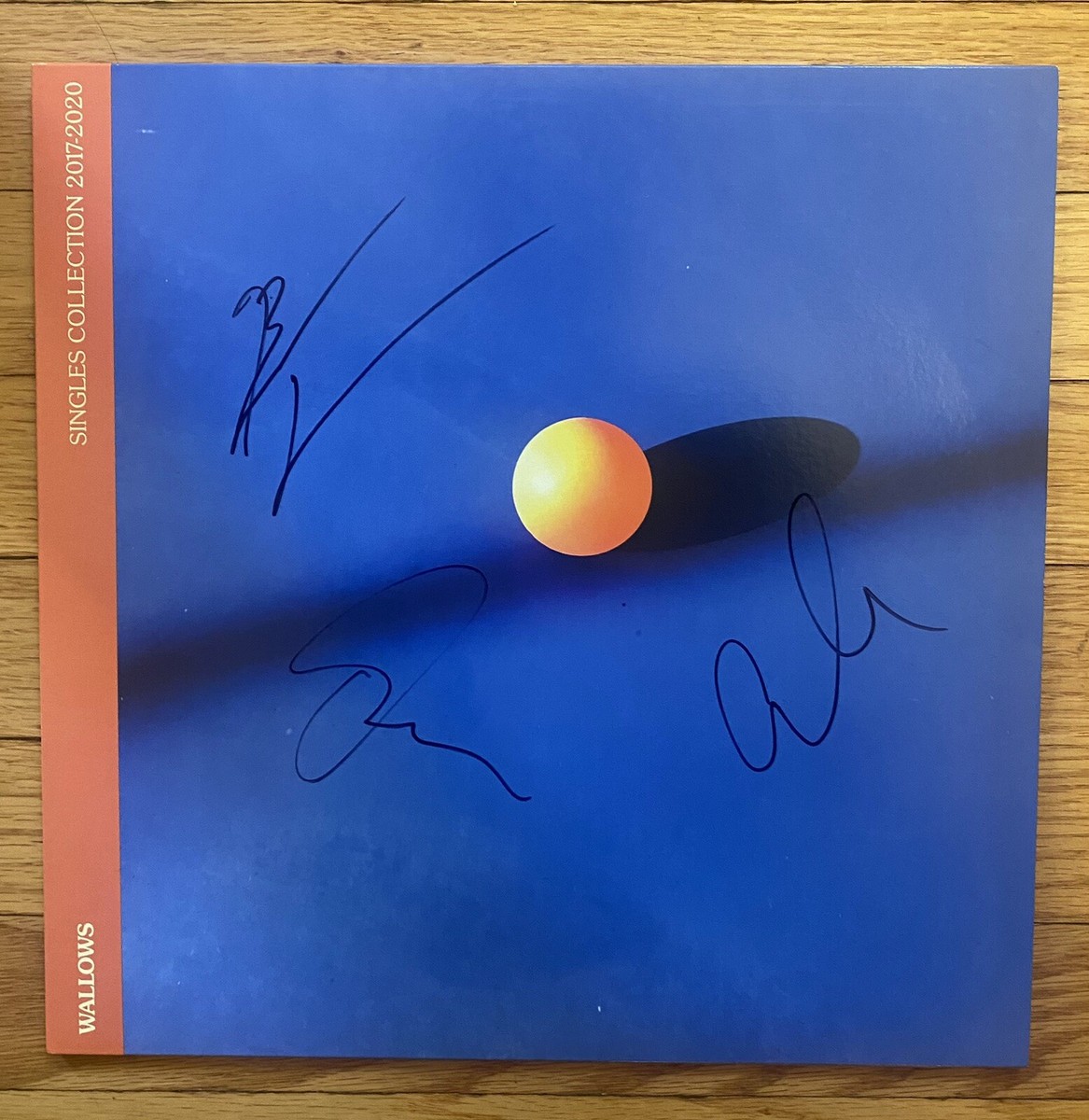 WALLOWS サイン入り アートブック 91UurWG3+0L._UF350,350_QL50_.jpg