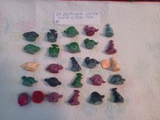 VINTAGE GUMBALL/DISTRIBUTEUR/DIME STORE DINOSAURE STAMPER TOYS LOT DE 24 AVEC 2 ENCRES