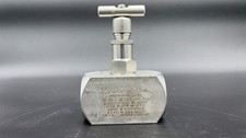 Swagelok  Brand new packaging SS-8GUF16  SWAGELOK 1 inch Service Needle Valve