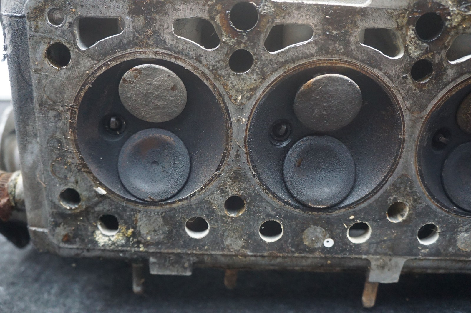 Right Engine Cylinder Head Assembly 3.0l V8 F106B FI Ferrari Mondial 8 1982