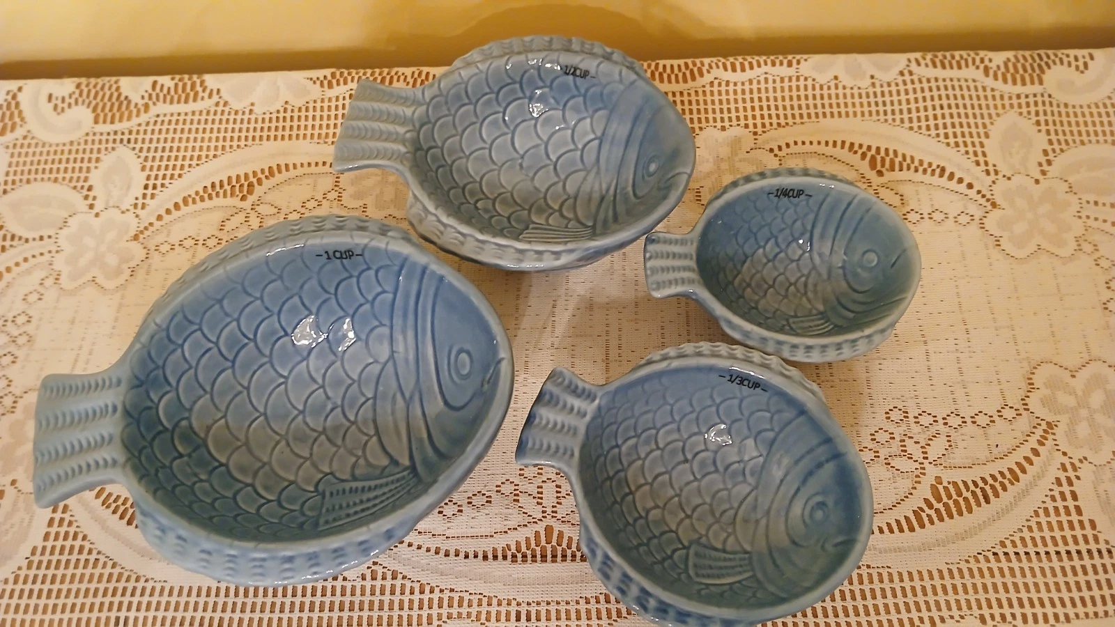 Ceramic Blue Nesting FISH Measuring Cups Set of 4 Bakeware Cookware Collectible