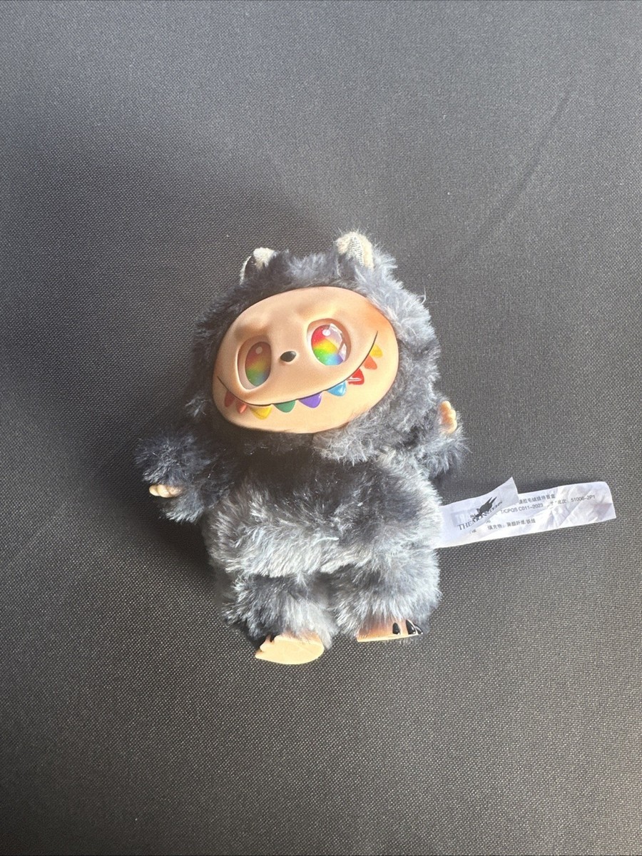Labubu V3 Secret Edition – Rainbow Eyes – The Monsters Pop